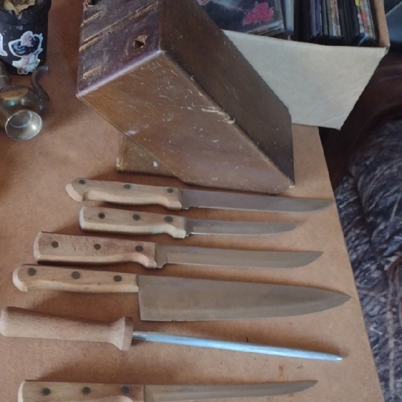 Wooden Handle Knife Set - Picture 1 of 3